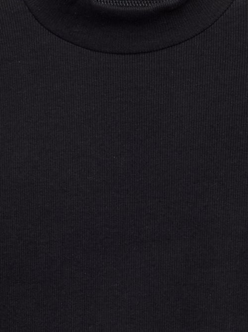 Camiseta de cuello alto lisa con acabados ondulados - Kiabi Camiseta de cuello alto lisa con acabados ondulados - Kiabi