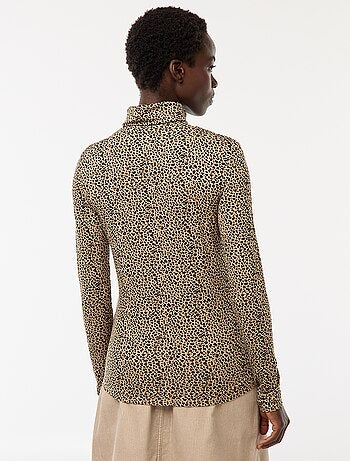 Camiseta de cuello alto y manga larga