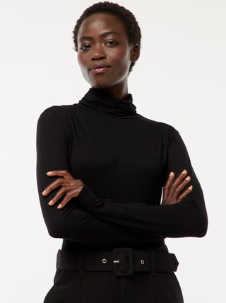 Camiseta de cuello alto y manga larga