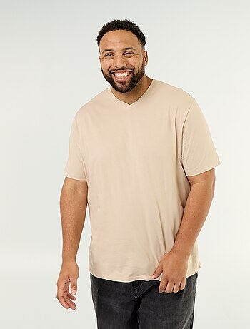 Camiseta con cuello de pico