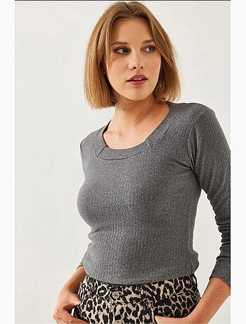 Camiseta de cuello en u lucci