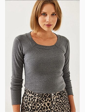 Camiseta de cuello en u lucci