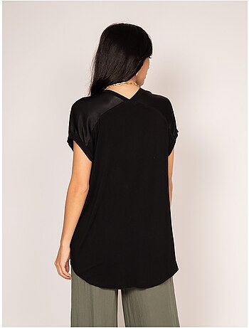 Camiseta de cuello en V satinada FENTA