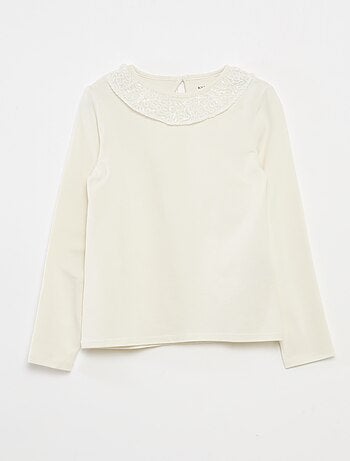 Camiseta de cuello grande con volante y lentejuelas lisa
