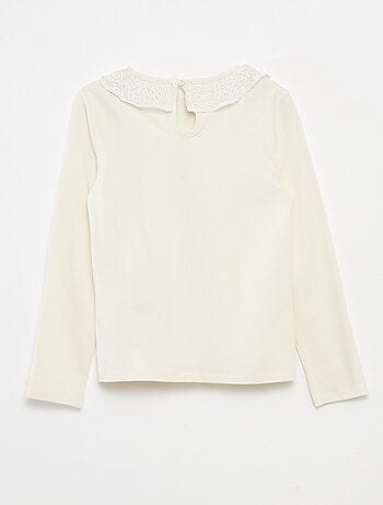 Camiseta de cuello grande con volante y lentejuelas lisa