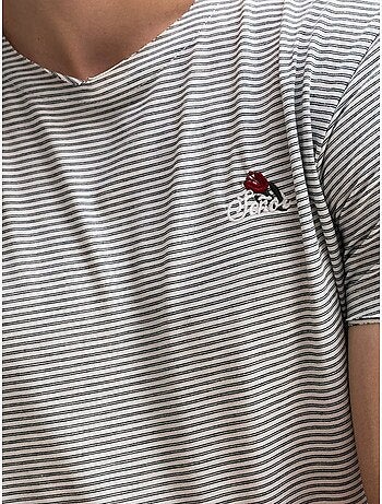 Camiseta de cuello redondo a rayas bordadas giesto