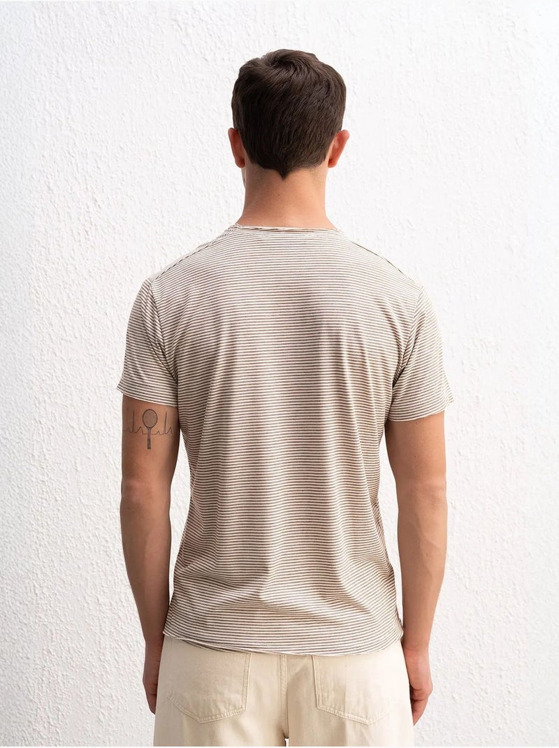 Camiseta de cuello redondo a rayas con bordado de giesto Marrón claro - Kiabi