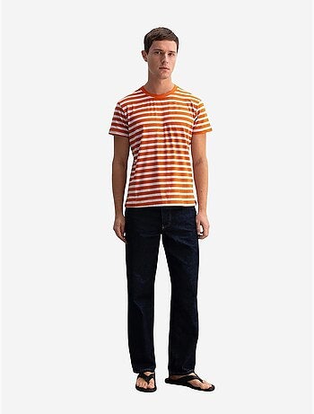 Camiseta de cuello redondo a rayas de corte entallado giesto