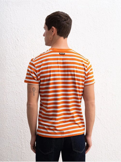 Camiseta de cuello redondo a rayas de corte entallado giesto - Kiabi Camiseta de cuello redondo a rayas de corte entallado giesto - Kiabi