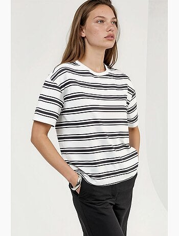 Camiseta de cuello redondo a rayas de gran tamaño hiccup