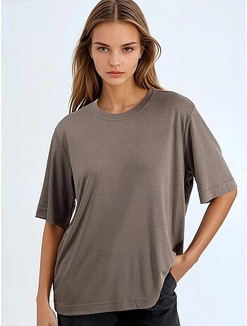Camiseta de cuello redondo acanalada de corte regular busem