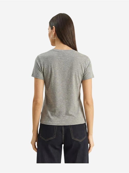 Camiseta de cuello redondo bordada lucci - Kiabi Camiseta de cuello redondo bordada lucci - Kiabi