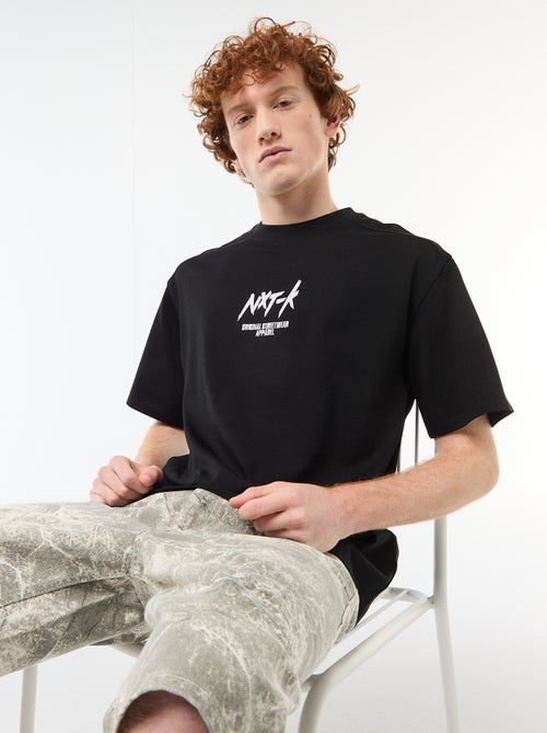 Camiseta de cuello redondo con bordado contrastante - Kiabi