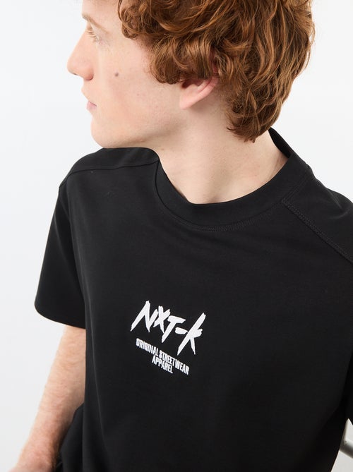 Camiseta de cuello redondo con bordado contrastante - Kiabi