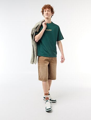 Camiseta de cuello redondo con bordado contrastante