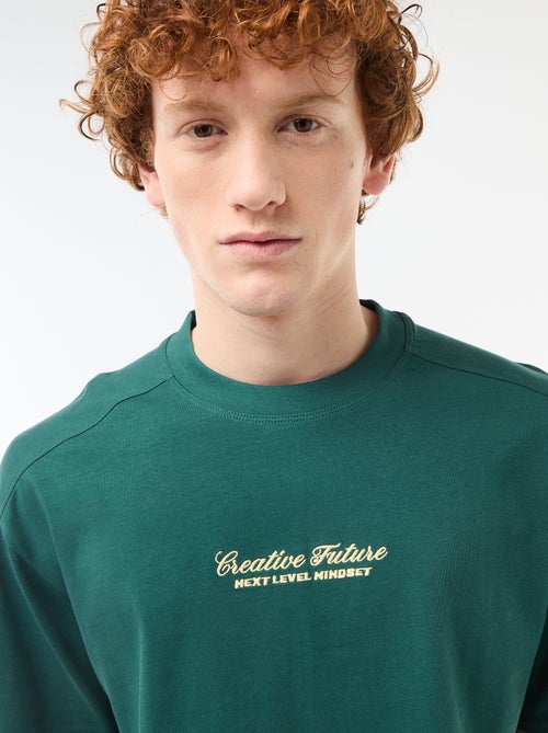 Camiseta de cuello redondo con bordado contrastante - Kiabi