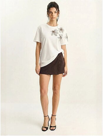 Camiseta de cuello redondo con bordado floral de lucci