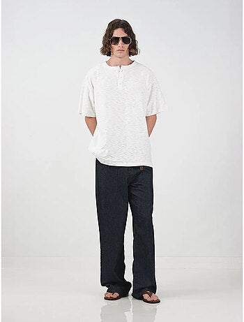Camiseta de cuello redondo con detalle de botones giesto