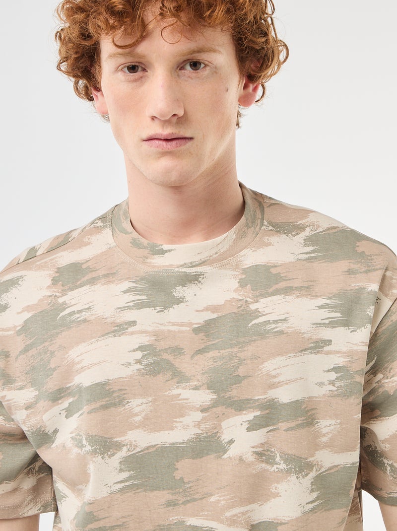 Camiseta de cuello redondo con estampado de camuflaje en algodón Verde - Kiabi