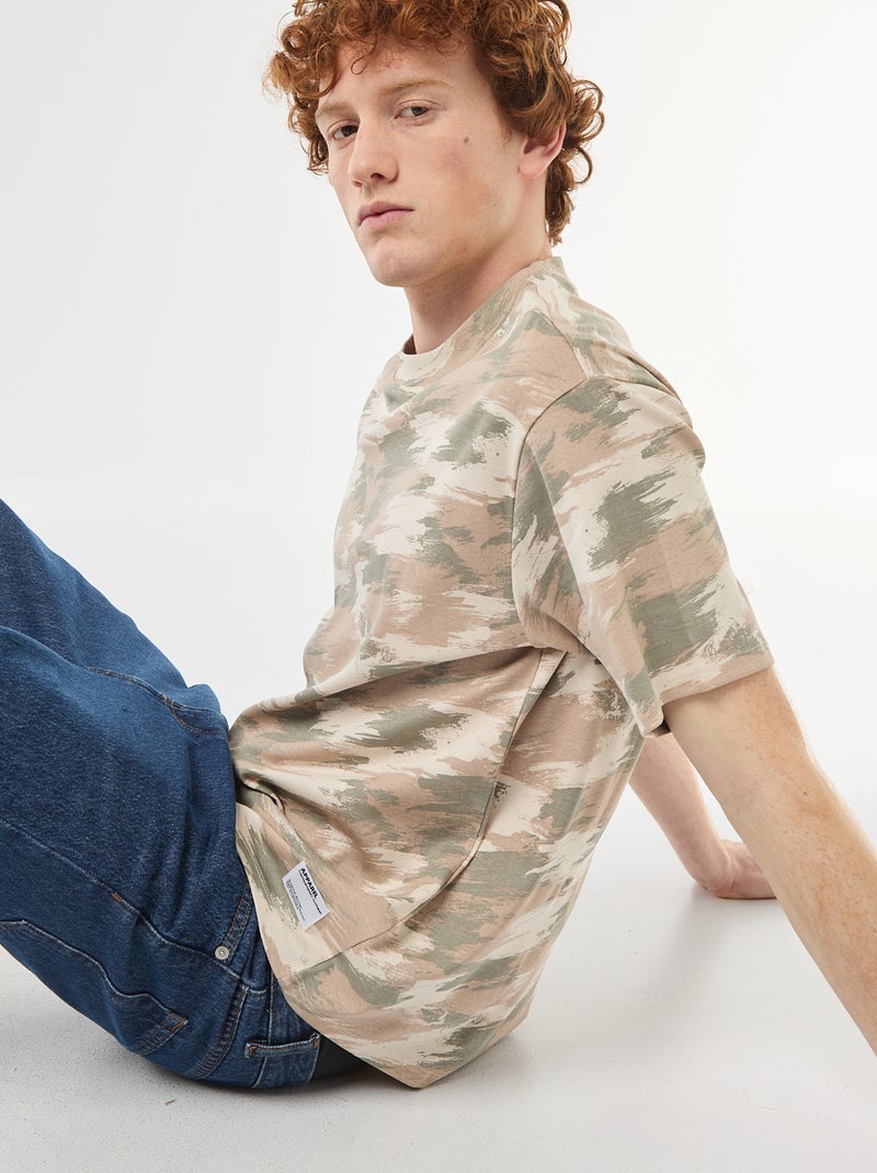 Camiseta de cuello redondo con estampado de camuflaje en algodón Verde - Kiabi