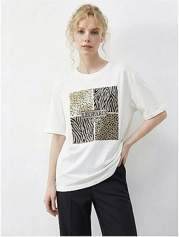 Camiseta de cuello redondo con lentejuelas y estampado de leopardo de lucci