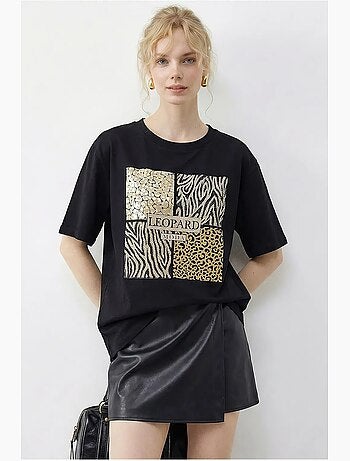 Camiseta de cuello redondo con lentejuelas y estampado de leopardo de lucci
