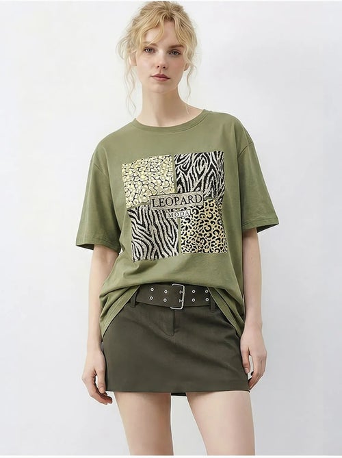 Camiseta de cuello redondo con lentejuelas y estampado de leopardo de lucci - Kiabi Camiseta de cuello redondo con lentejuelas y estampado de leopardo de lucci - Kiabi