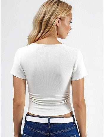 Camiseta de cuello redondo de corte entallado hiccup