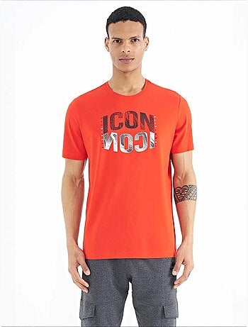 Camiseta de cuello redondo estampada con parche tommy