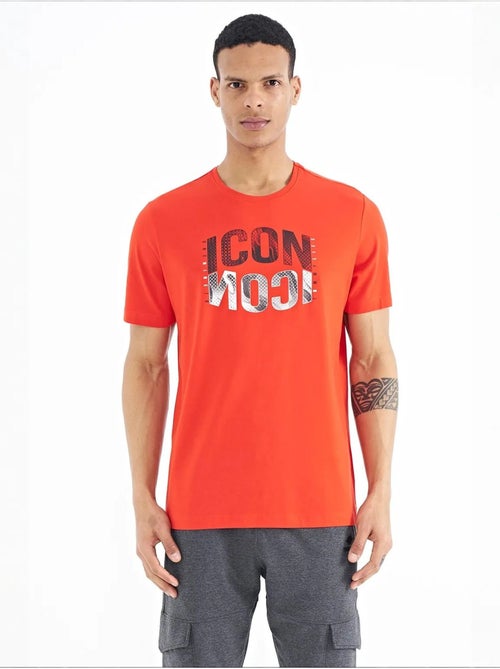 Camiseta de cuello redondo estampada con parche tommy - Kiabi Camiseta de cuello redondo estampada con parche tommy - Kiabi