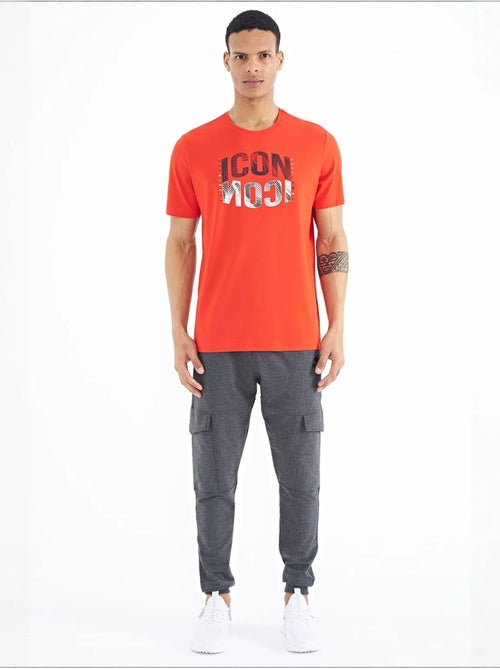 Camiseta de cuello redondo estampada con parche tommy - Kiabi Camiseta de cuello redondo estampada con parche tommy - Kiabi