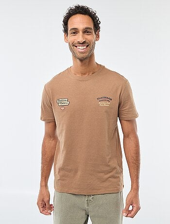 Camiseta de cuello redondo y manga corta estampada