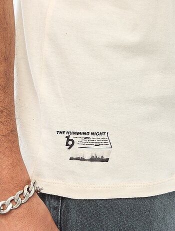 Camiseta de cuello redondo y manga corta estampada