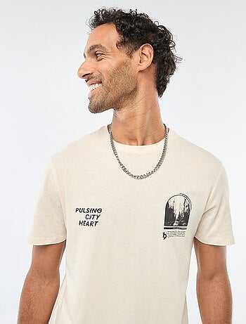 Camiseta de cuello redondo y manga corta estampada