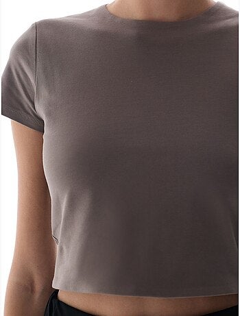 Camiseta de cuello redondo y manga corta penti