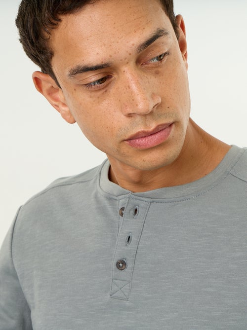 Camiseta de cuello tunecino de manga larga - Kiabi Camiseta de cuello tunecino de manga larga - Kiabi