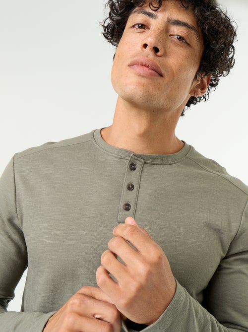 Camiseta de cuello tunecino de manga larga - Kiabi Camiseta de cuello tunecino de manga larga - Kiabi