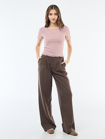 Camiseta de encaje con espalda descubierta