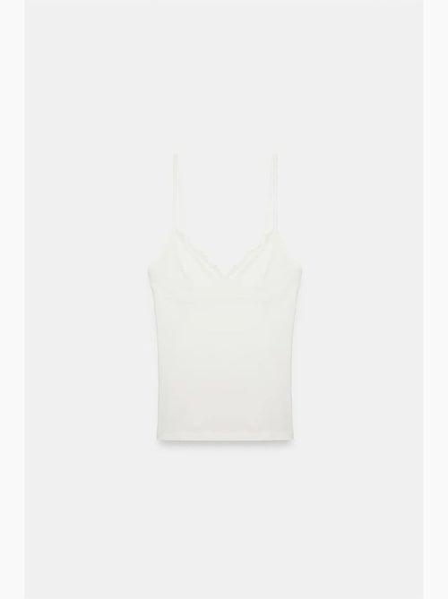 Camiseta de encaje escote en pico dilvin - Kiabi Camiseta de encaje escote en pico dilvin - Kiabi