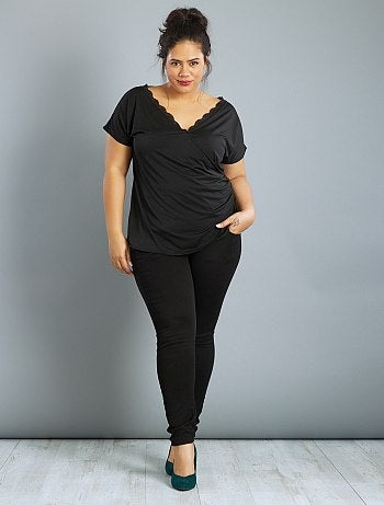 Tallas grandes mujer - Camiseta de escote cruzado con encaje - Kiabi
