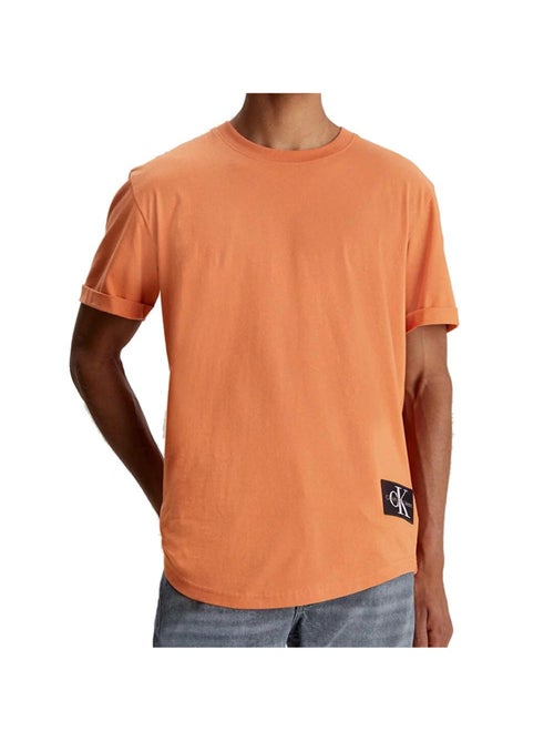 Camiseta de Hombre Calvin Klein Jeans con Insignia y Dobladillo - Kiabi Camiseta de Hombre Calvin Klein Jeans con Insignia y Dobladillo - Kiabi