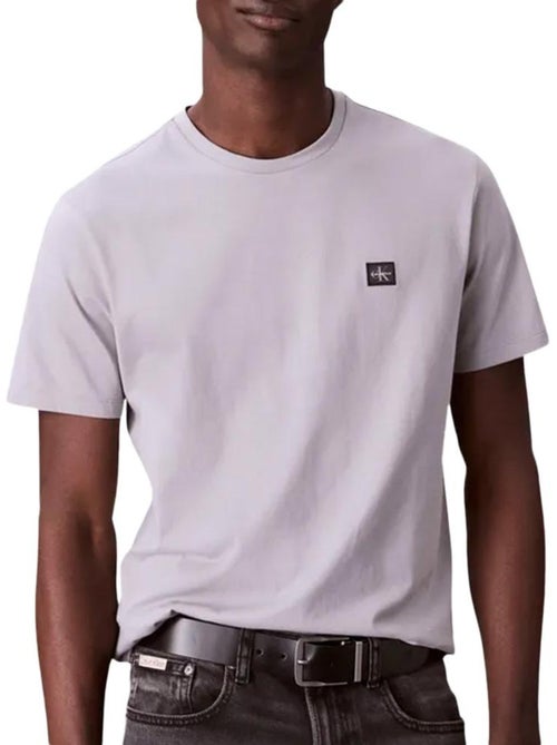 Camiseta de Hombre Calvin Klein Jeans con Logo Distintivo de Algodón - Kiabi Camiseta de Hombre Calvin Klein Jeans con Logo Distintivo de Algodón - Kiabi