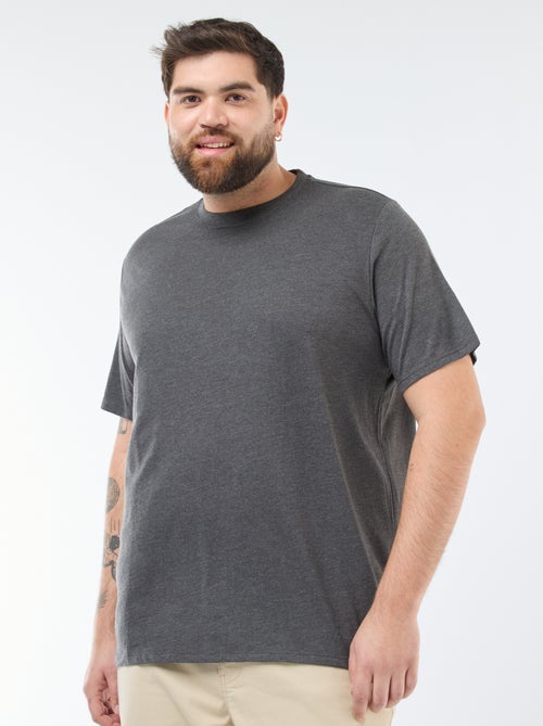 Camiseta de hombre de algodón con cuello redondo - Kiabi Camiseta de hombre de algodón con cuello redondo - Kiabi