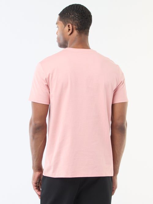 Camiseta de hombre de algodón con cuello redondo lisa - Kiabi Camiseta de hombre de algodón con cuello redondo lisa - Kiabi