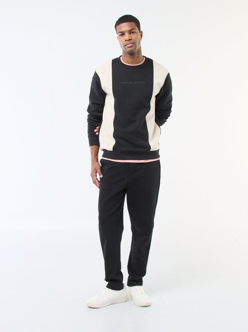 Camiseta de hombre de algodón con cuello redondo lisa - Kiabi Camiseta de hombre de algodón con cuello redondo lisa - Kiabi