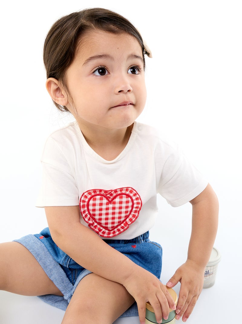 Camiseta de manga corta con corazón cosido Blanco - Kiabi
