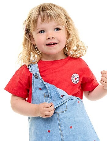 Camiseta de manga corta con corazón cosido