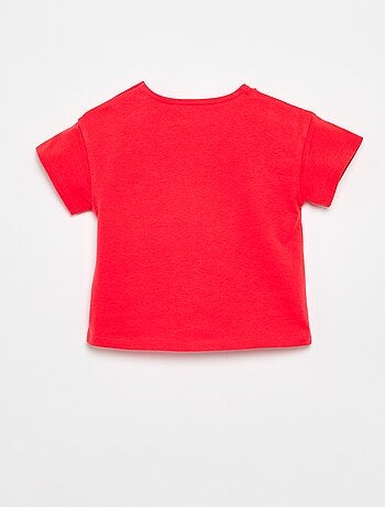Camiseta de manga corta con corazón cosido