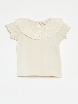 Camiseta de manga corta con cuello de fantasía