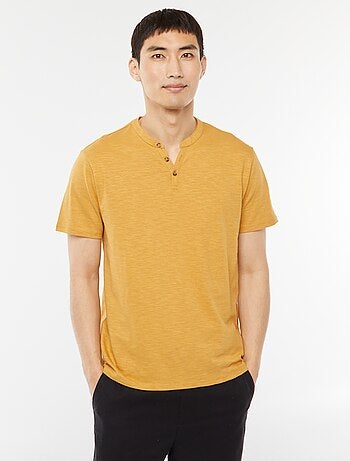 Camiseta de manga corta con cuello panadero